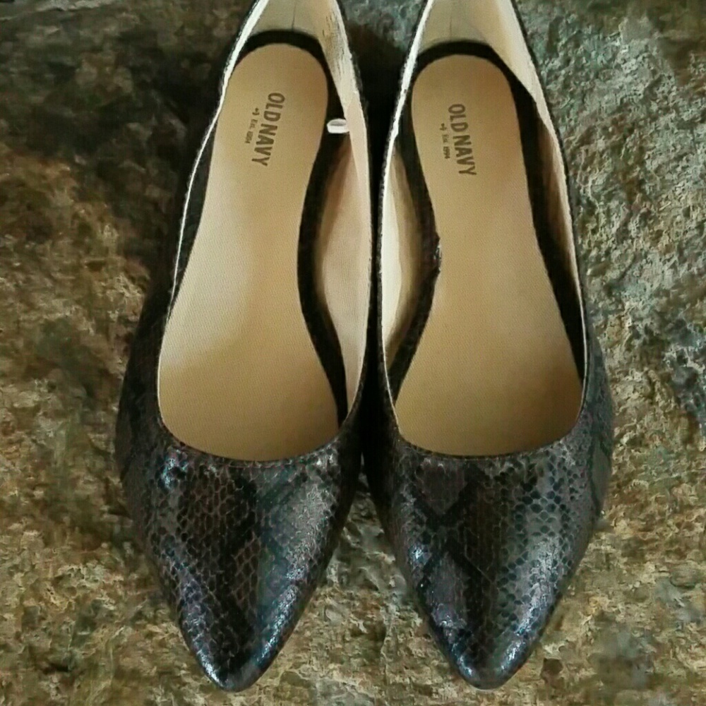 Snakeskin flats (faux)